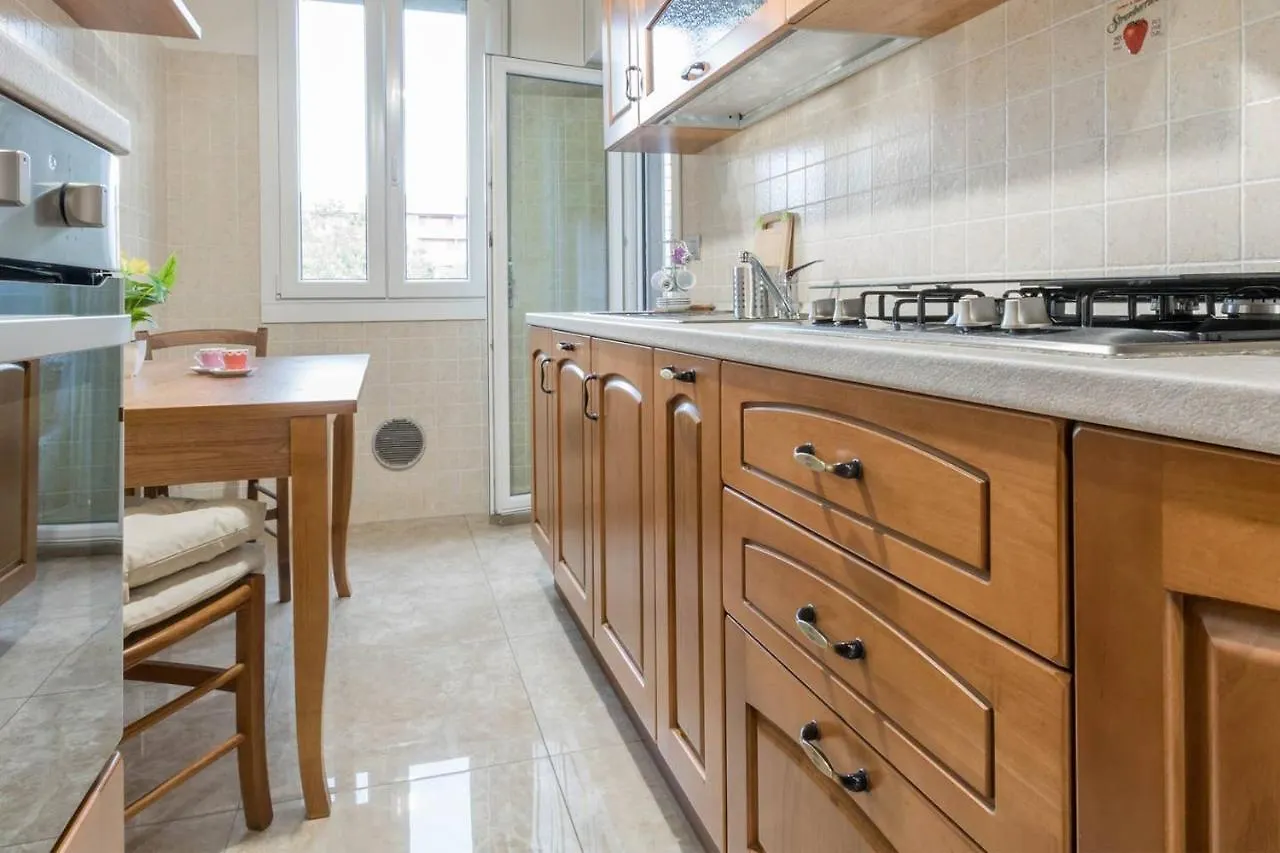 Altido Lovely Apt For 6 Located In Vibrant Gallaratese Milão Itália