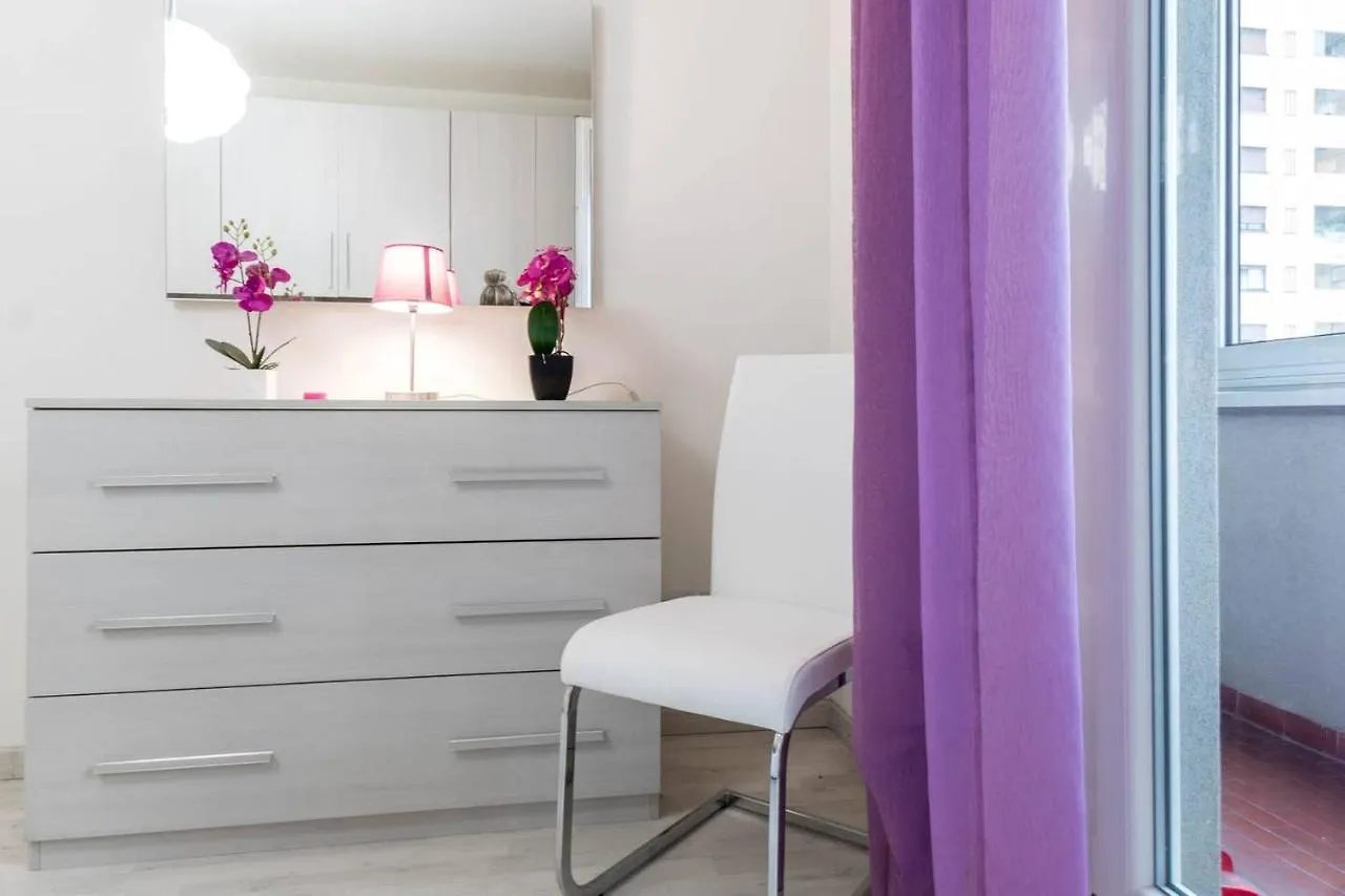 Altido Lovely Apt For 6 Located In Vibrant Gallaratese Milão