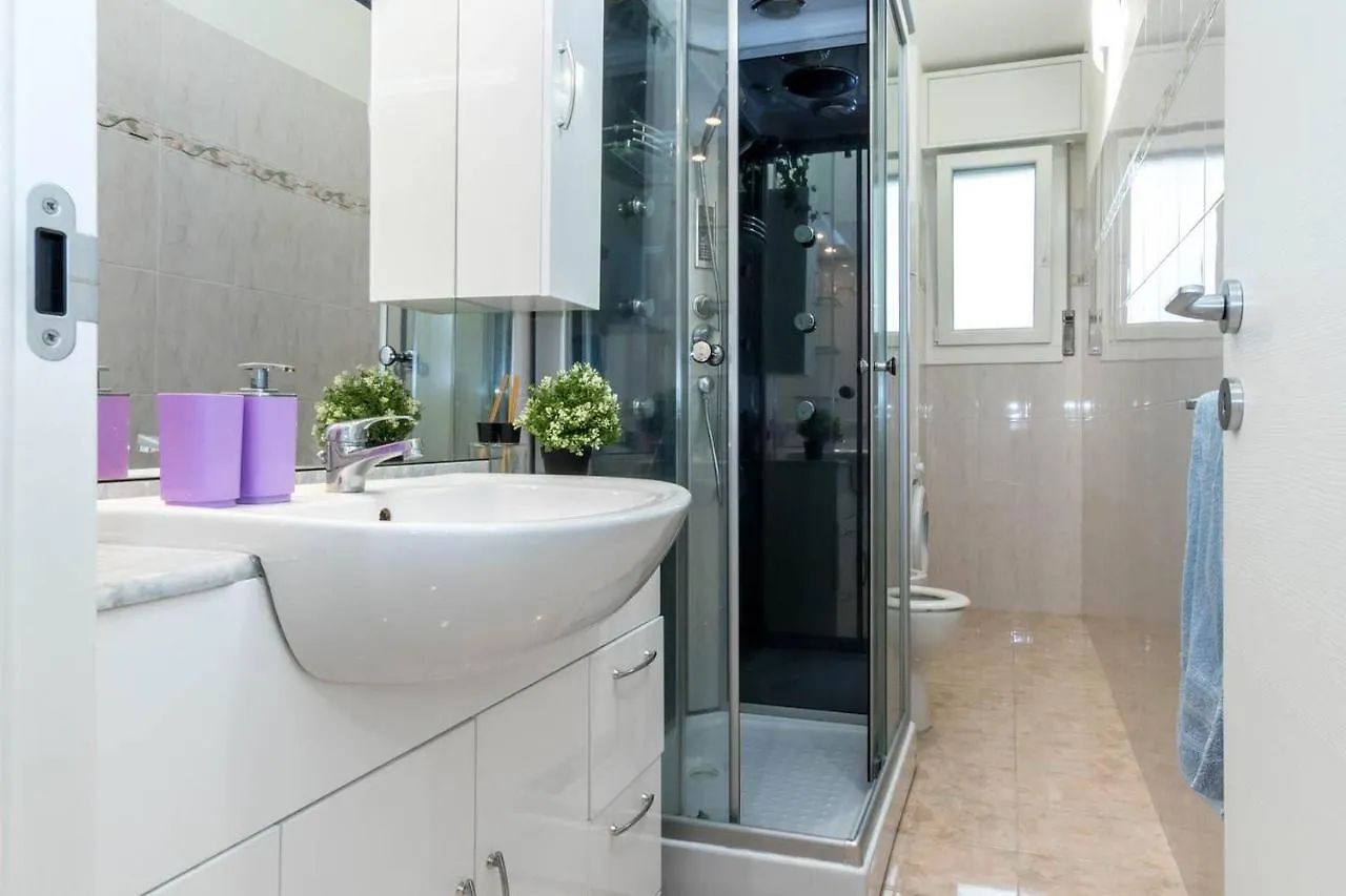 Altido Lovely Apt For 6 Located In Vibrant Gallaratese Milan