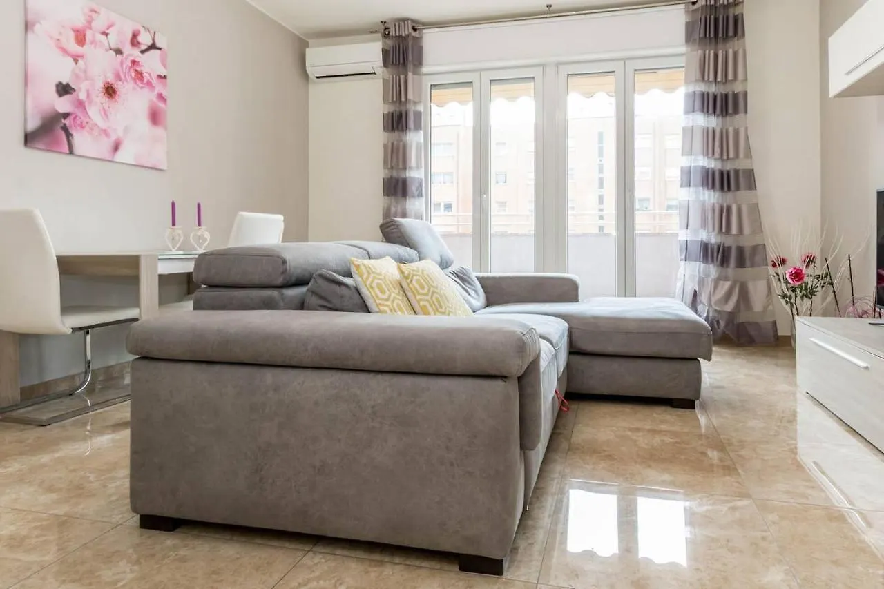 Altido Lovely Apt For 6 Located In Vibrant Gallaratese Milan Apartment