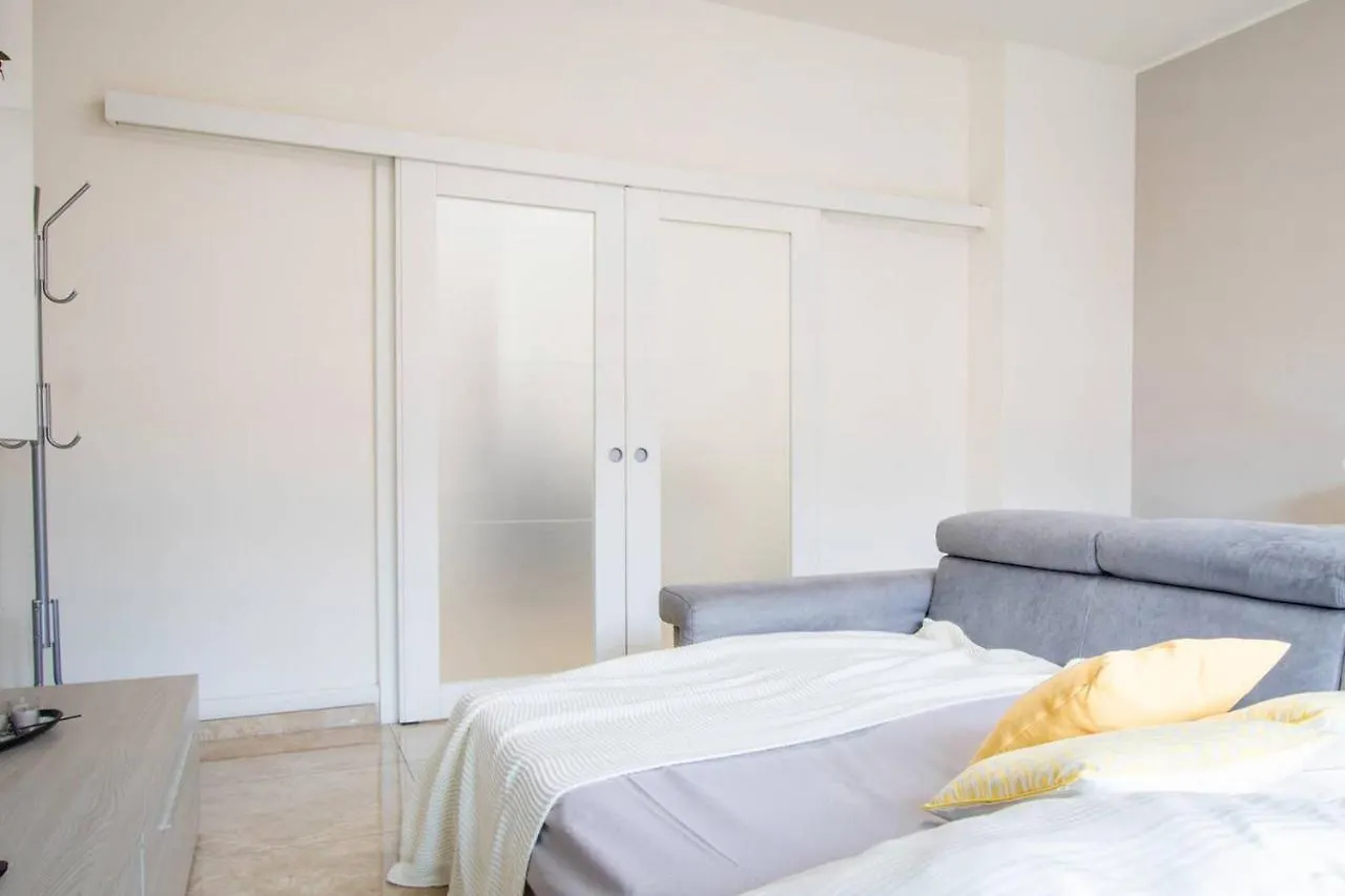 Altido Lovely Apt For 6 Located In Vibrant Gallaratese Milan Italy