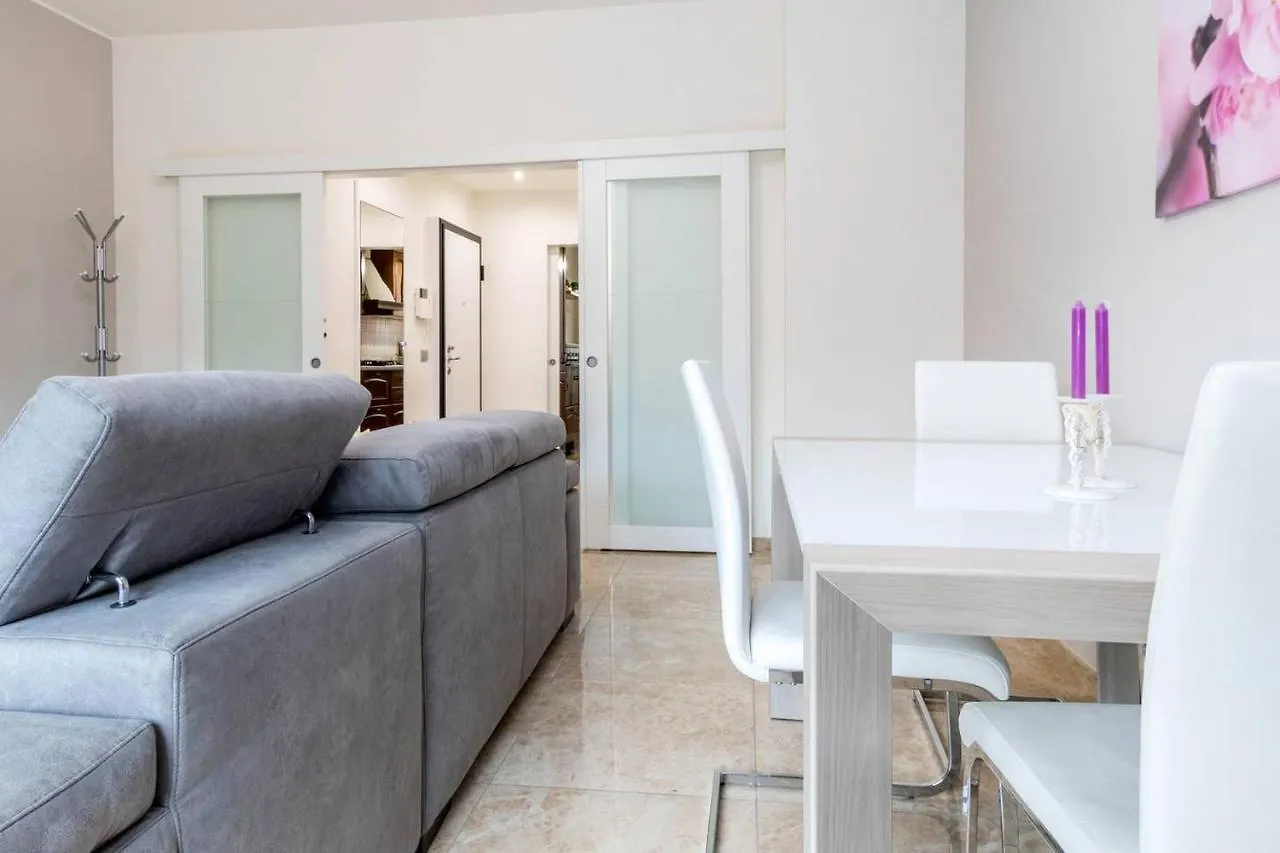 Altido Lovely Apt For 6 Located In Vibrant Gallaratese Milan 0*,