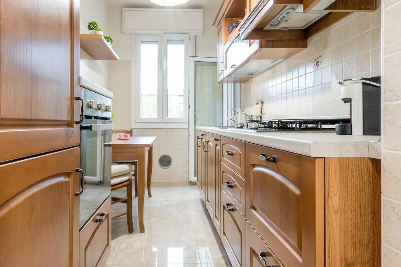 Altido Lovely Apt For 6 Located In Vibrant Gallaratese Apartment Milan